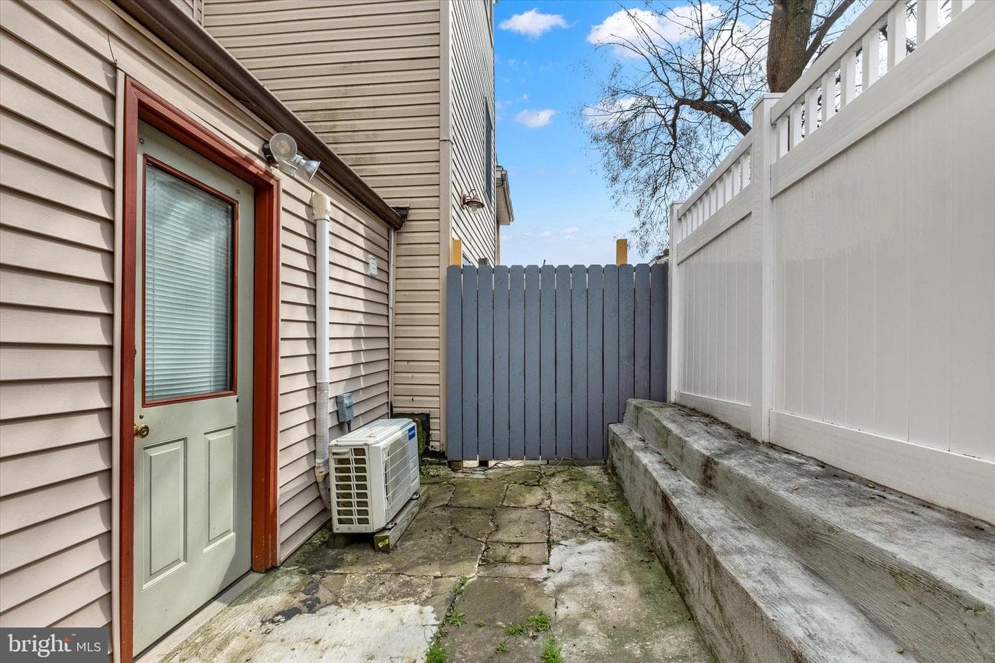 1238 N Hancock Street photo 24