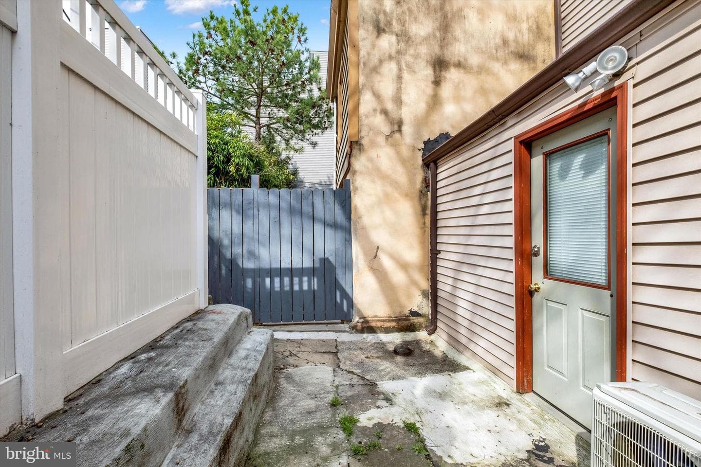 1238 N Hancock Street photo 25