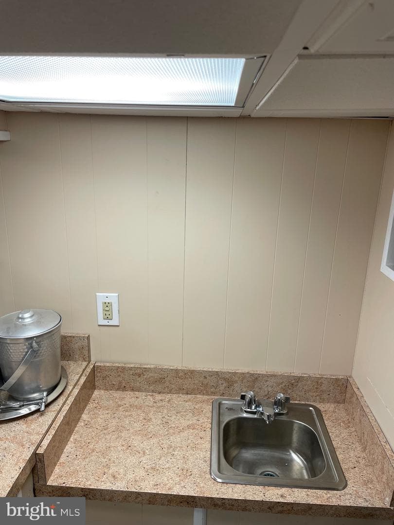 6647 Lincoln Drive photo 30