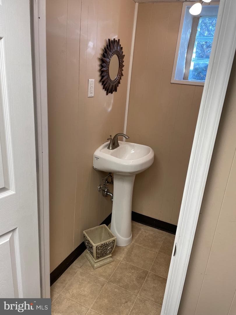 6647 Lincoln Drive photo 32