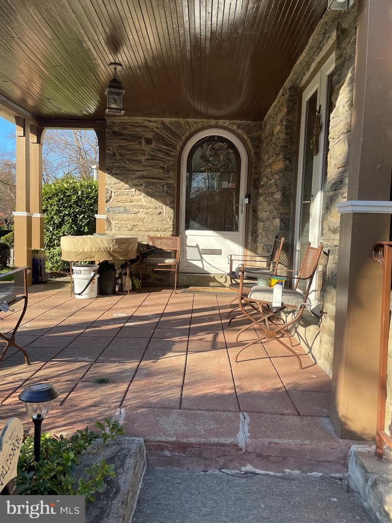 6647 Lincoln Drive photo 4