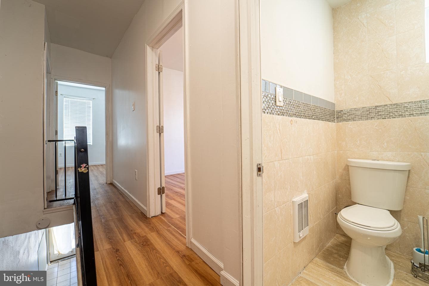 2960 N Mascher Street photo 9