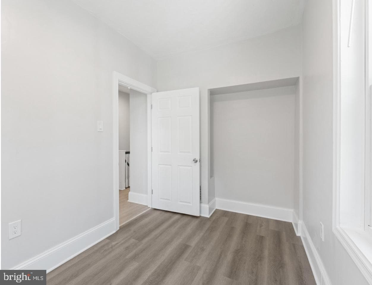 5511 N Fairhill Street photo 29