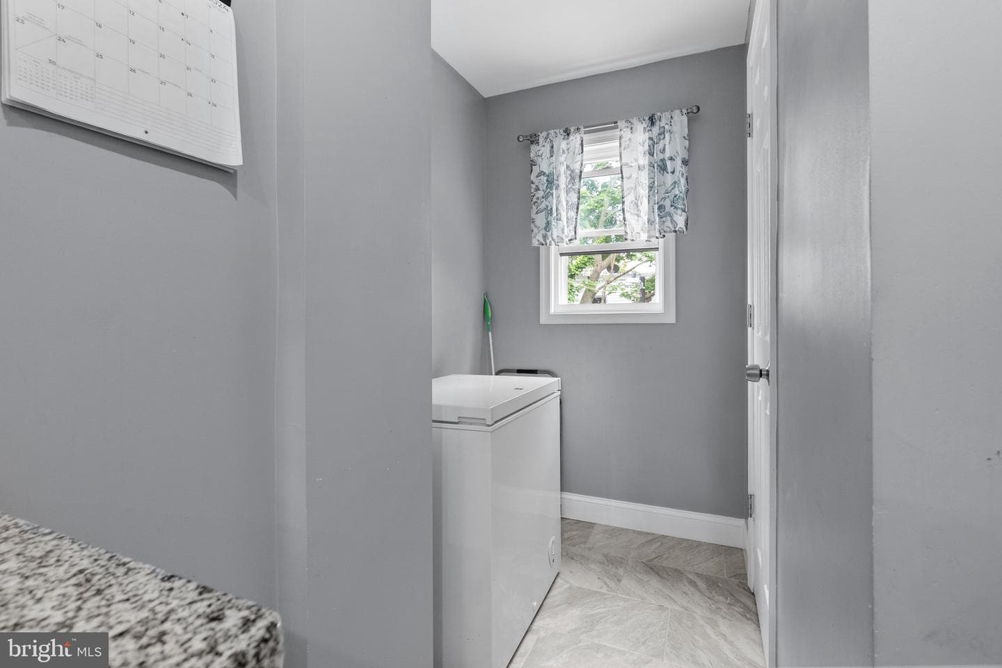 5774 Stewart Street photo 15