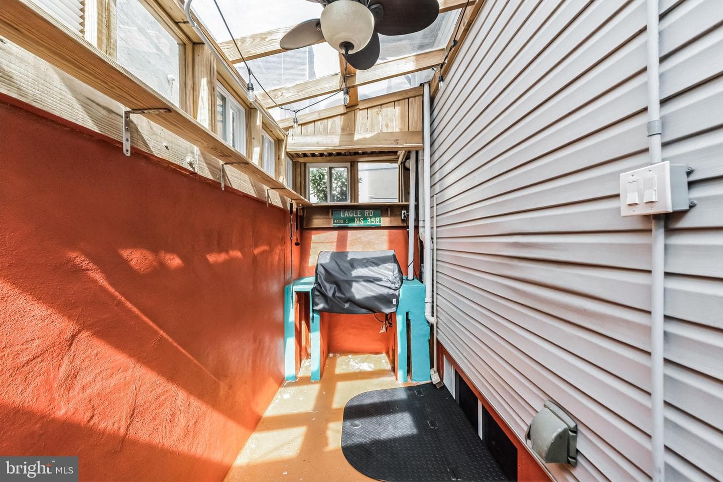 926 League Street photo 13