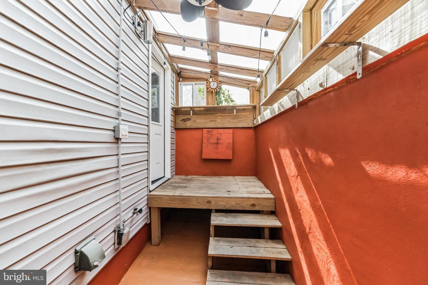 926 League Street photo 14