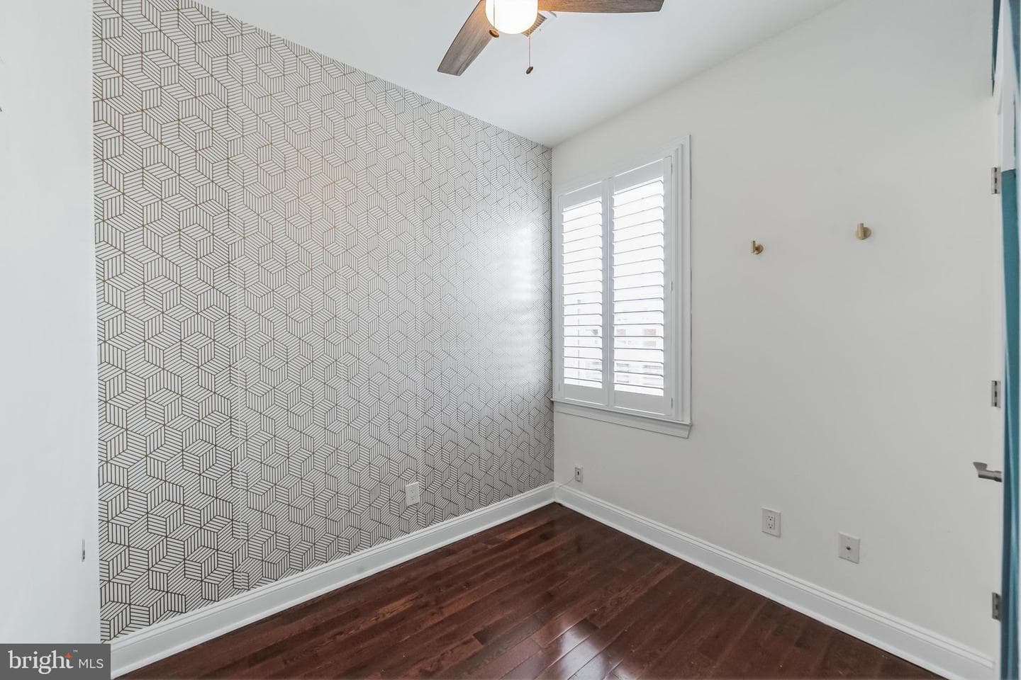 926 League Street photo 22
