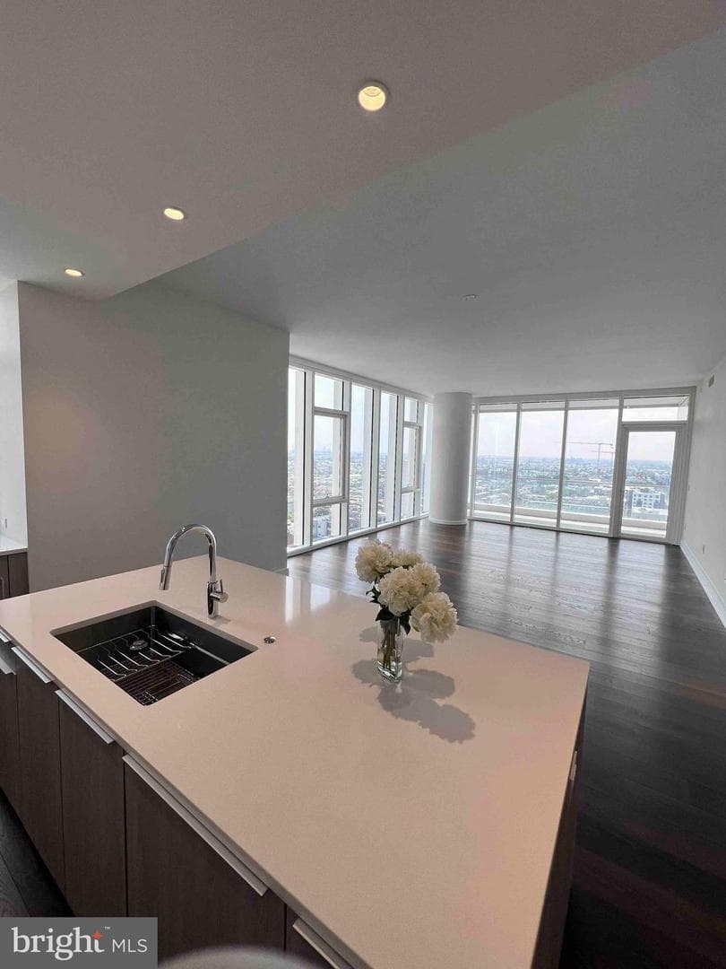301 S Broad #2103 photo 16