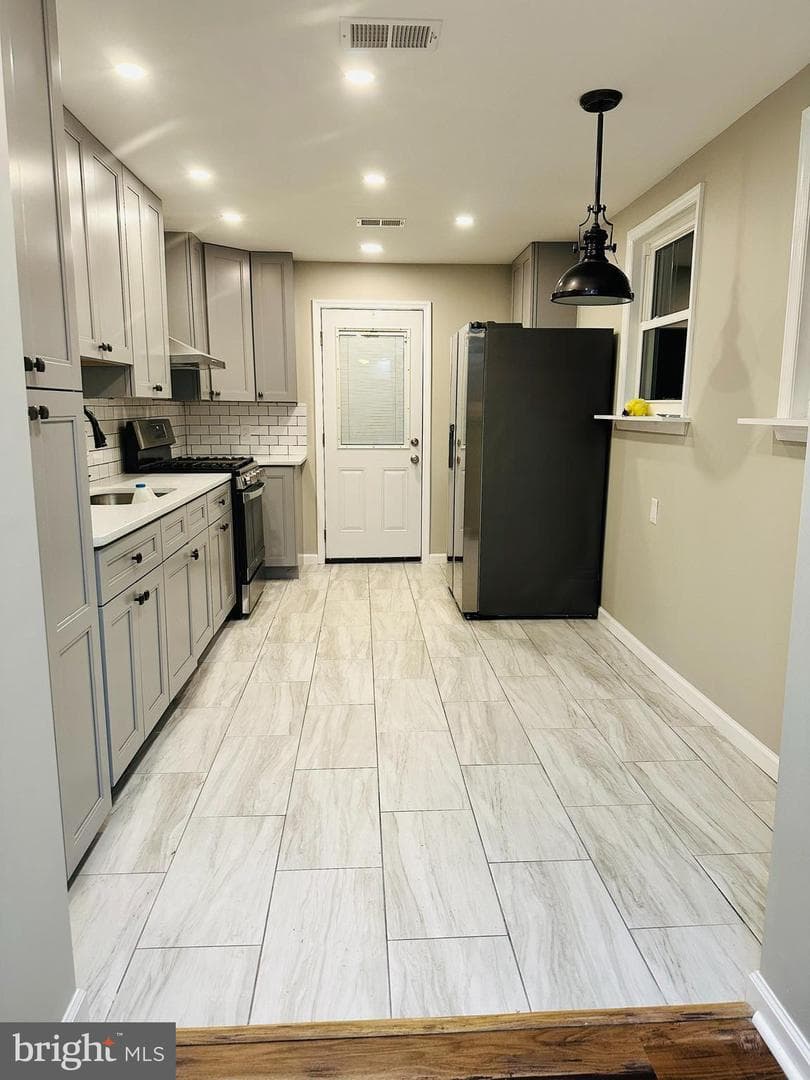 2758 Plum Street photo 20