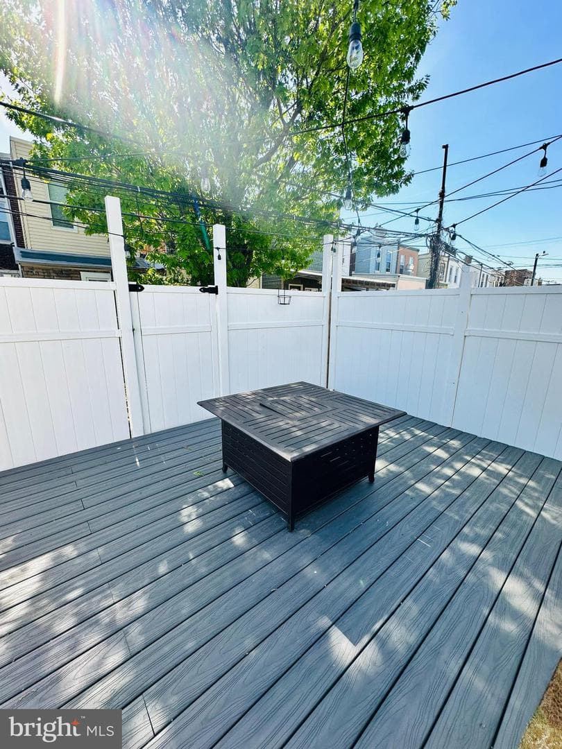 2758 Plum Street photo 30