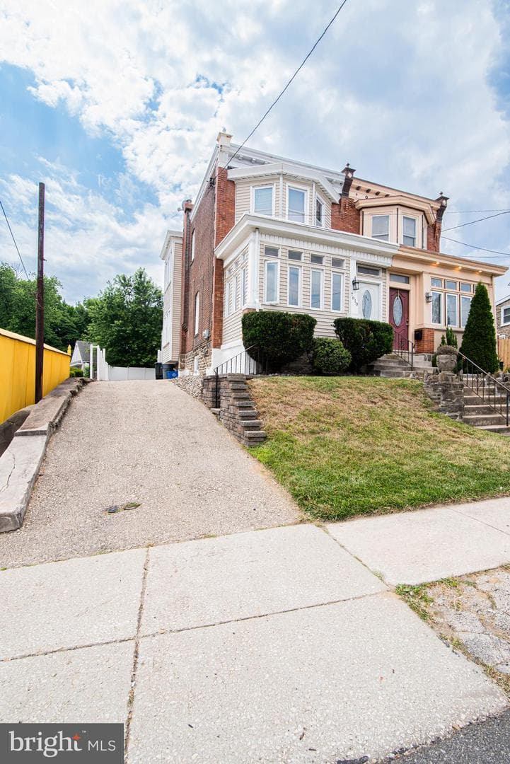 7610 Ridge Avenue photo 2