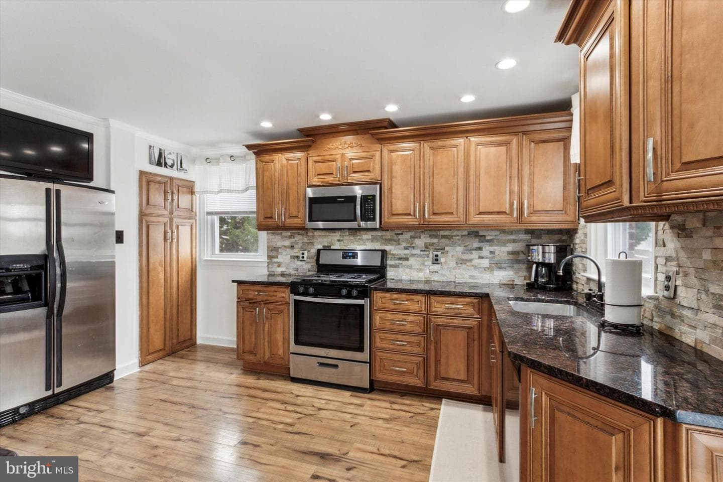 1801 Stanwood Street photo 16