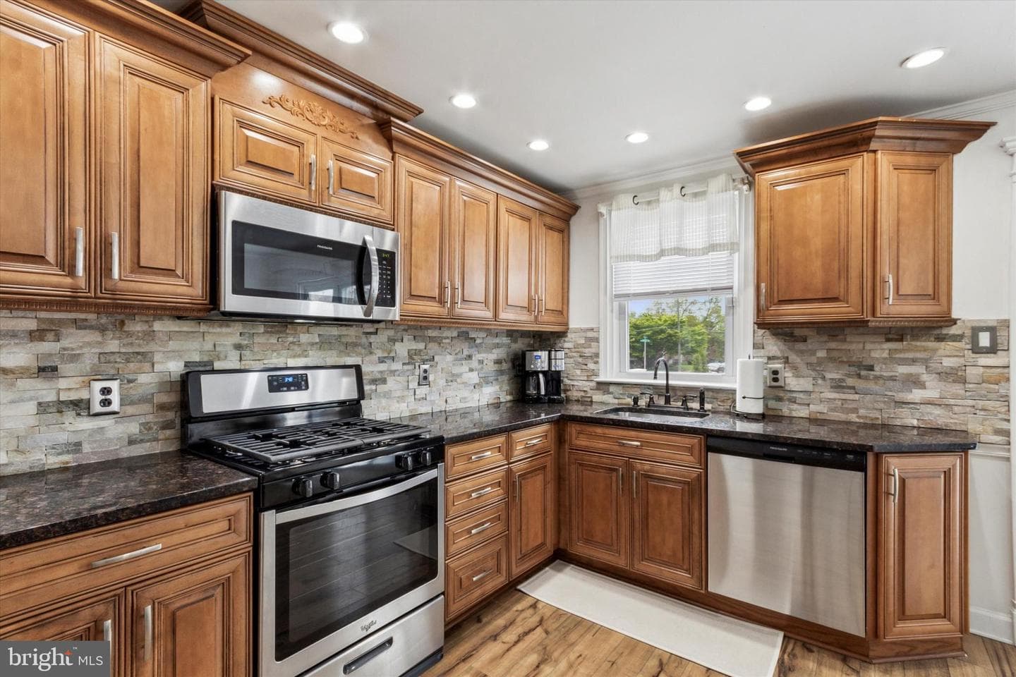 1801 Stanwood Street photo 17