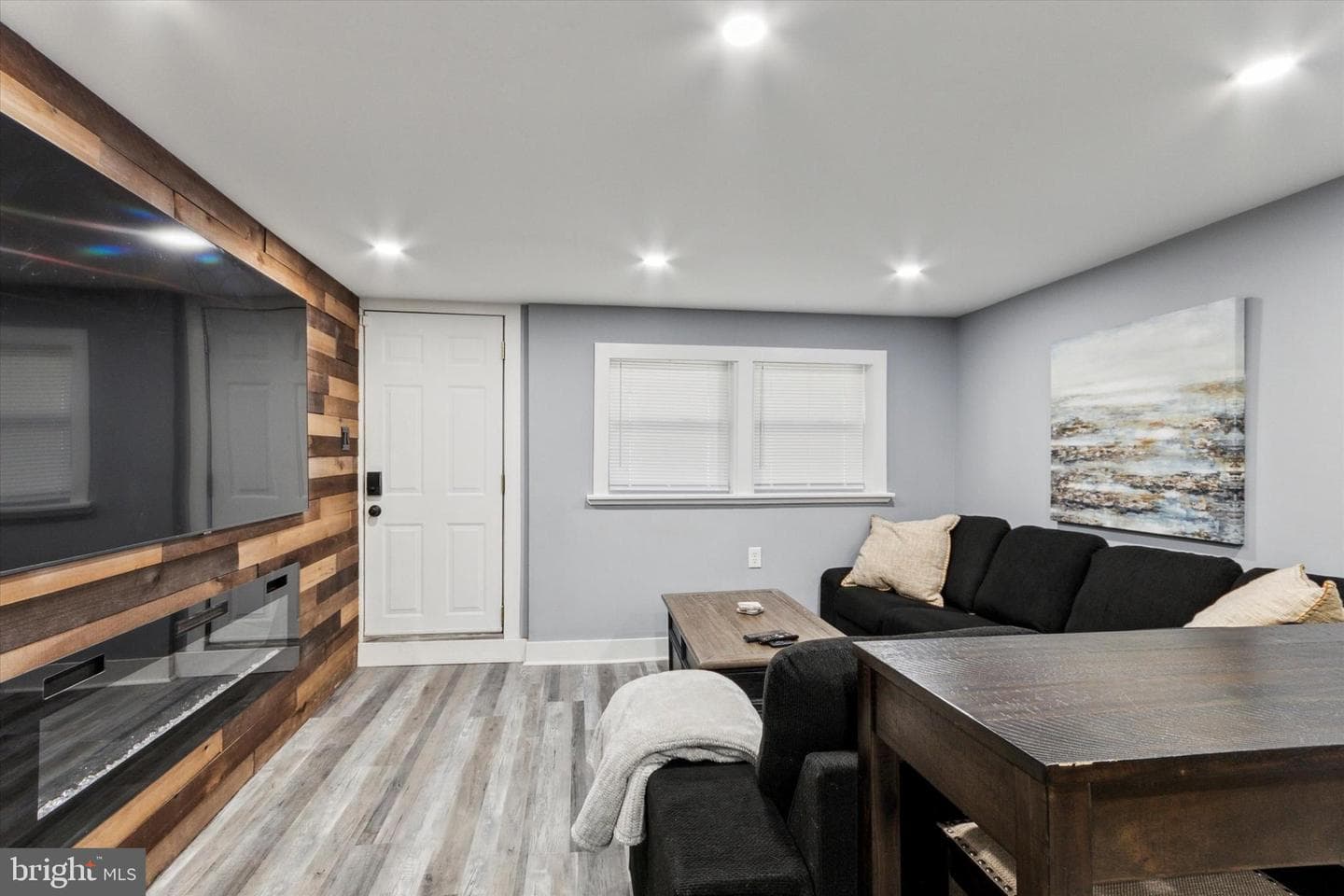 1801 Stanwood Street photo 24