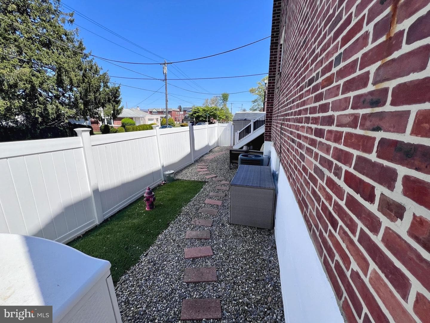 1801 Stanwood Street photo 8