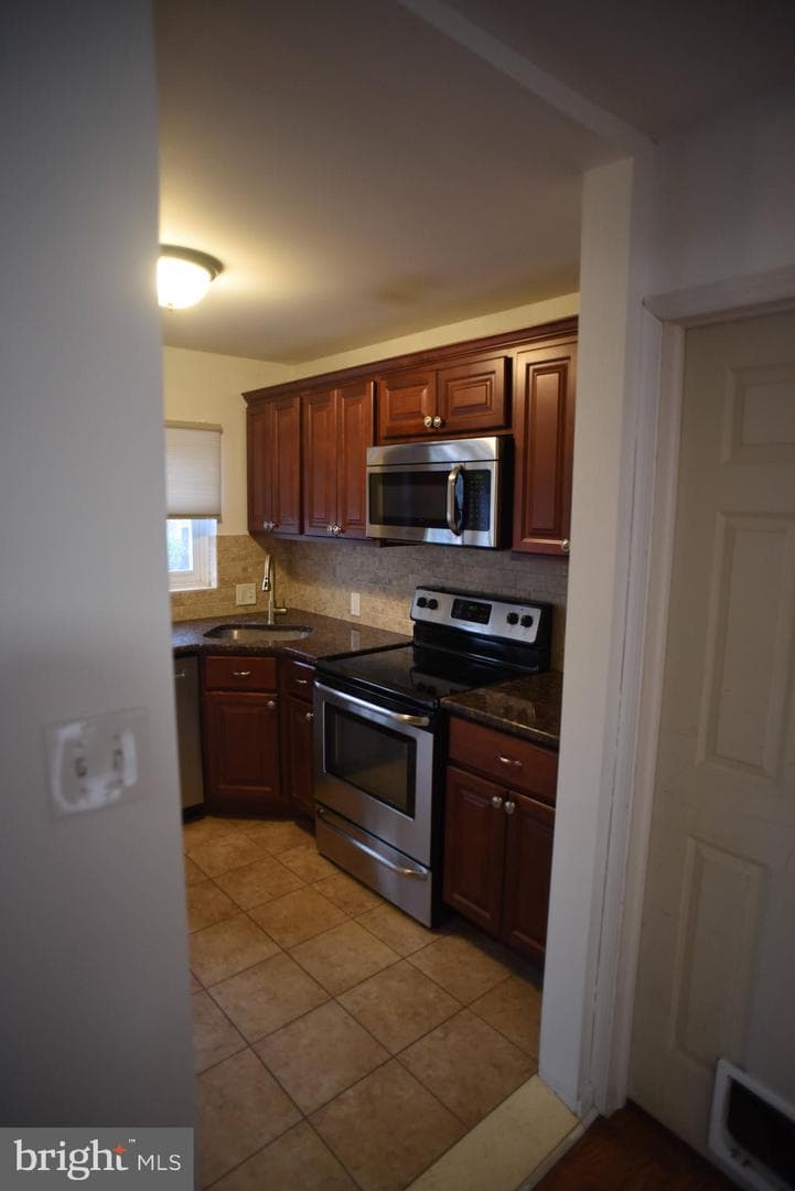 4821 Tibben Street photo 10
