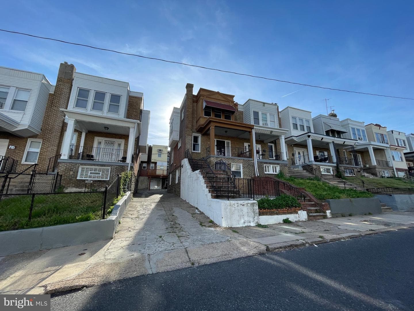 1736 N Peach Street photo 3