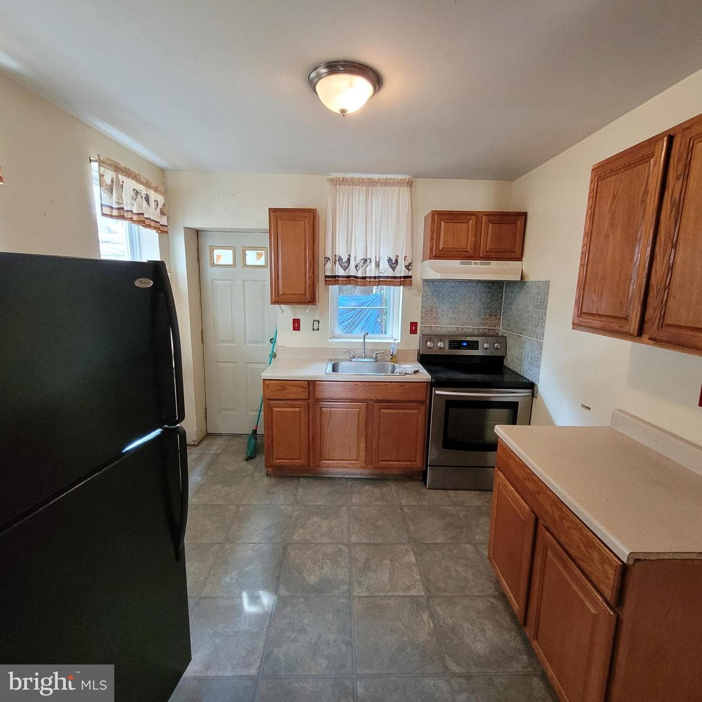 3032 Arbor Street photo 3
