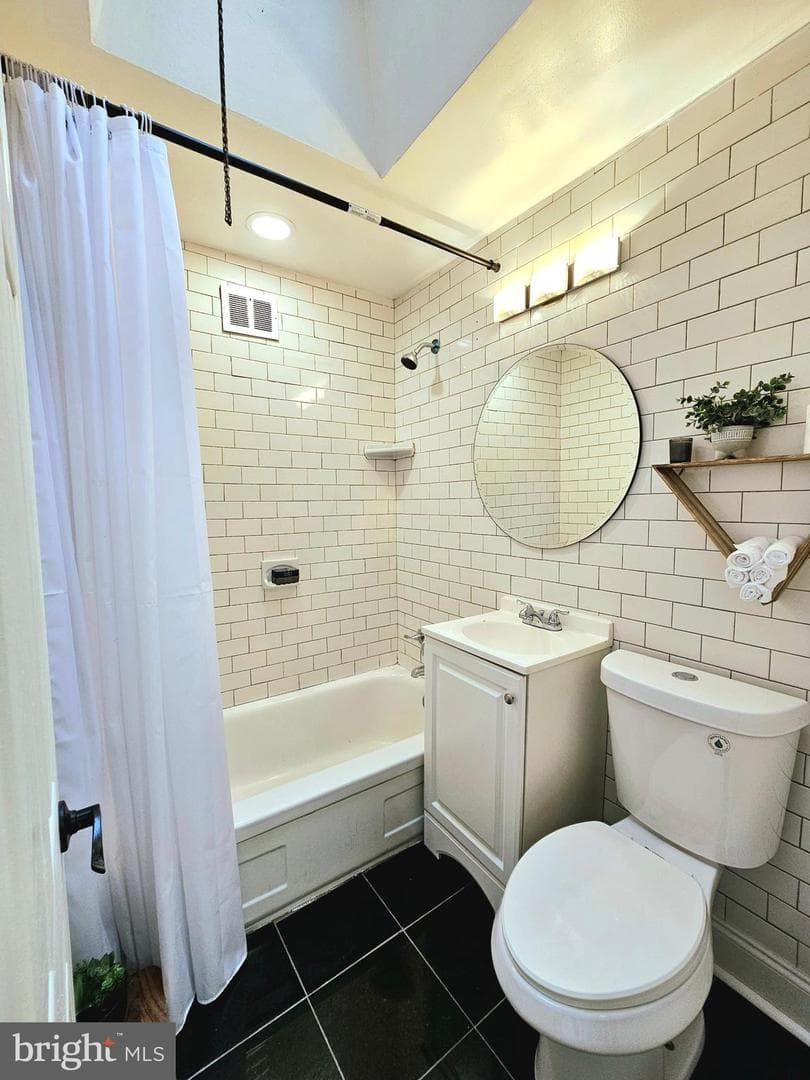 5838 Newtown Avenue photo 3