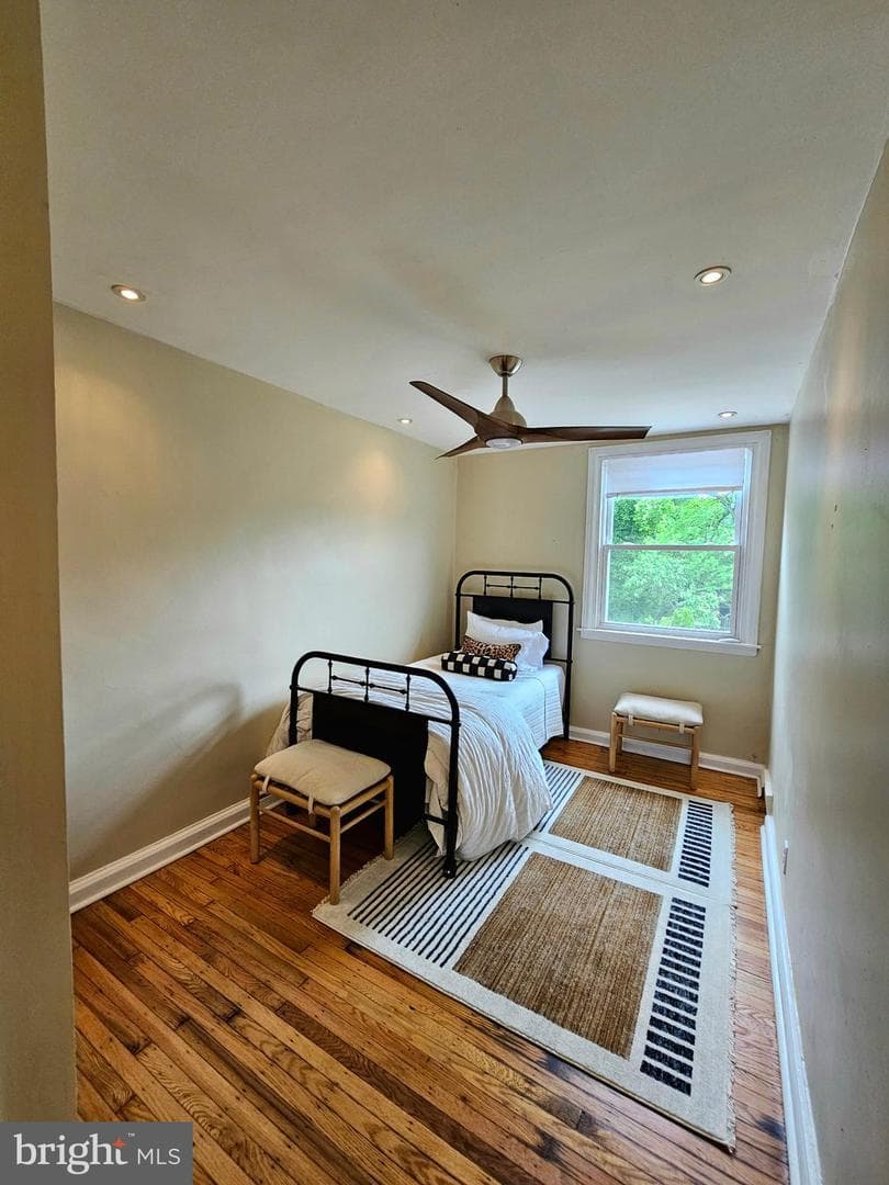 5838 Newtown Avenue photo 5