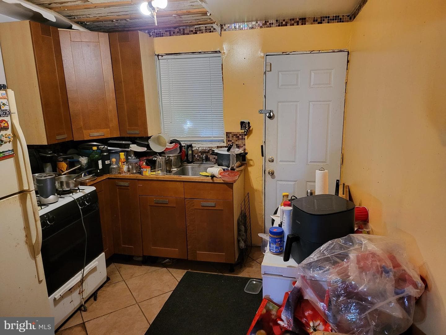 6919 Linmore Avenue photo 3
