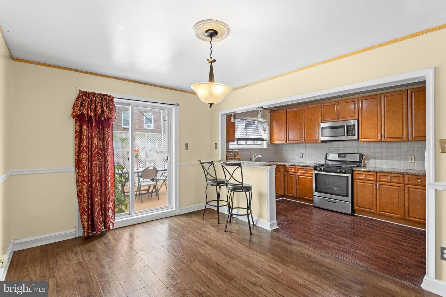2724 W Cheltenham Avenue photo 9