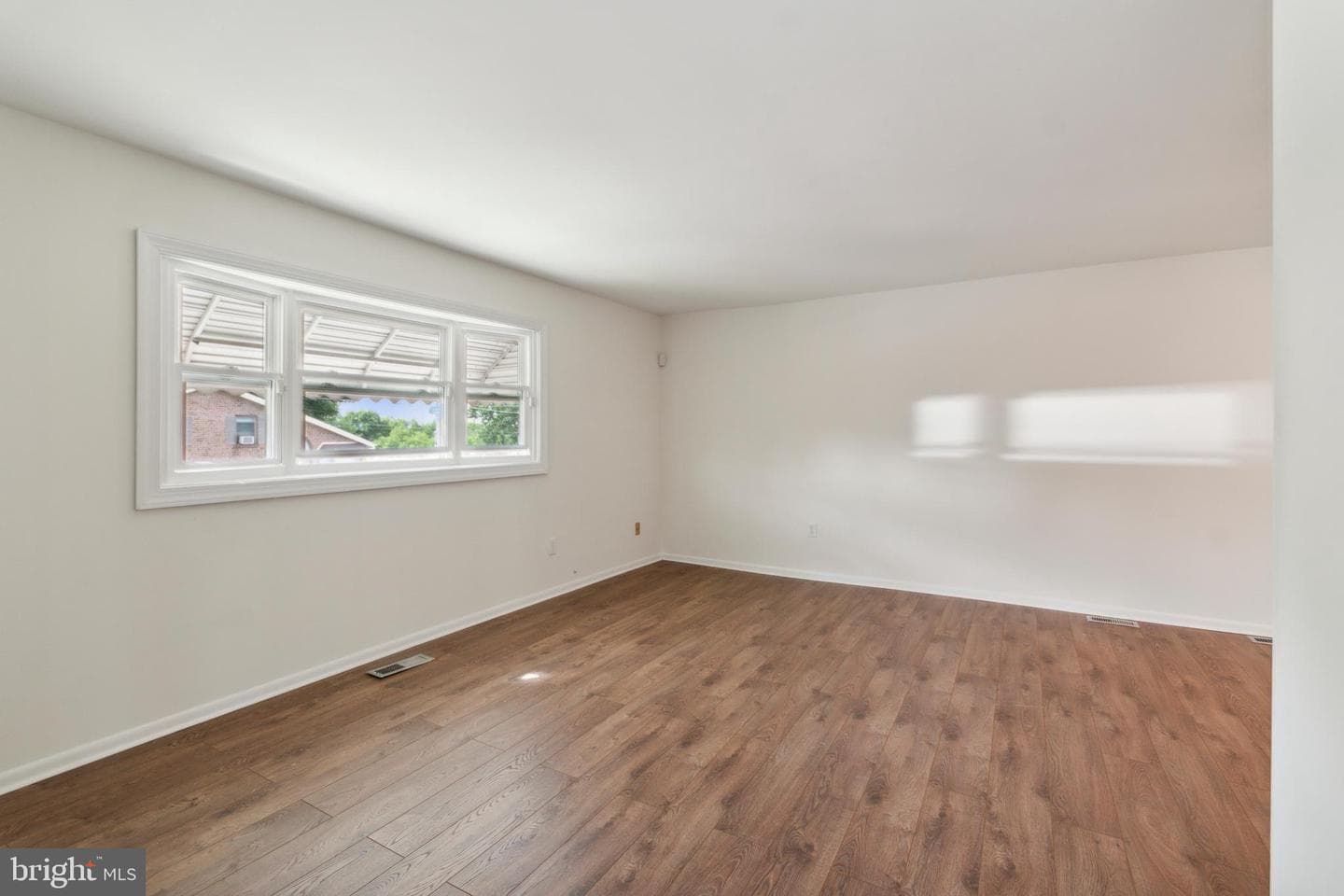 9206 Hegerman Street photo 3