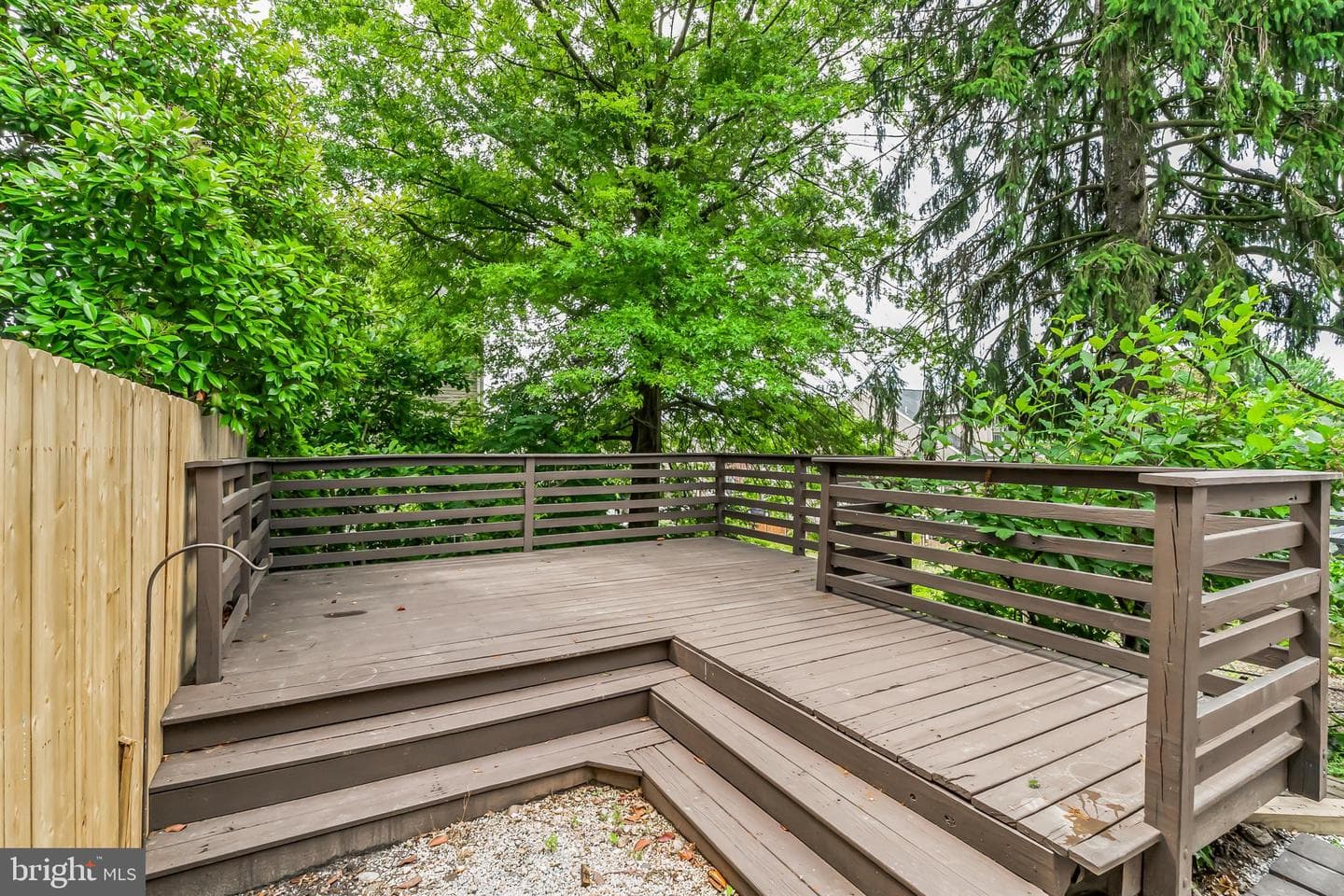 385 Lemonte Street photo 32