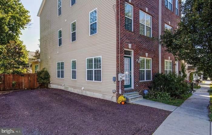 385 Lemonte Street photo 34