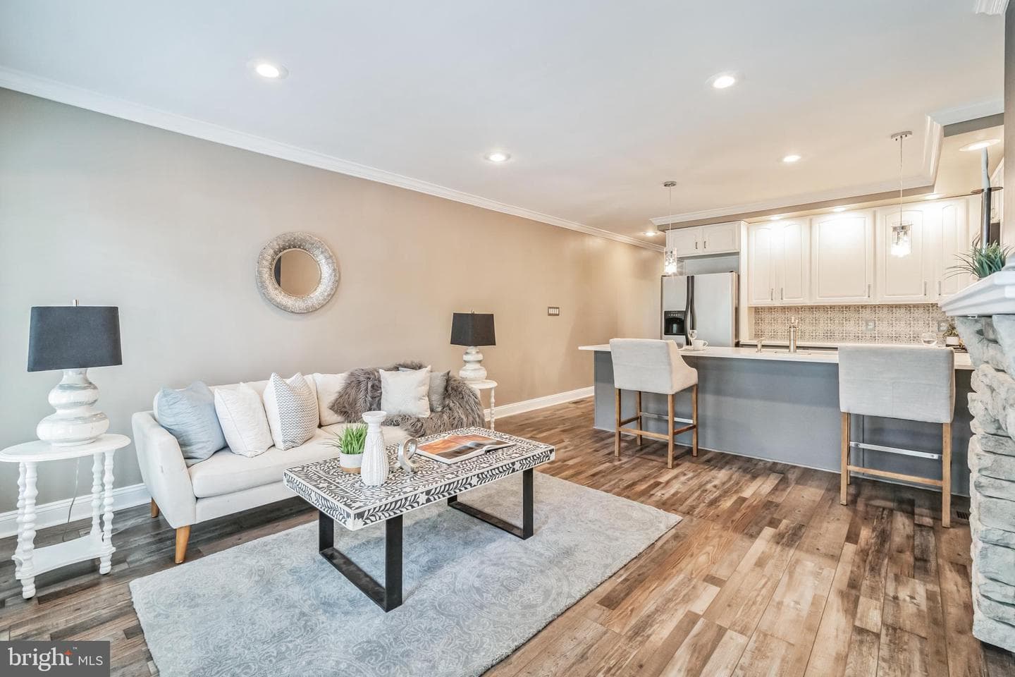 385 Lemonte Street photo 6