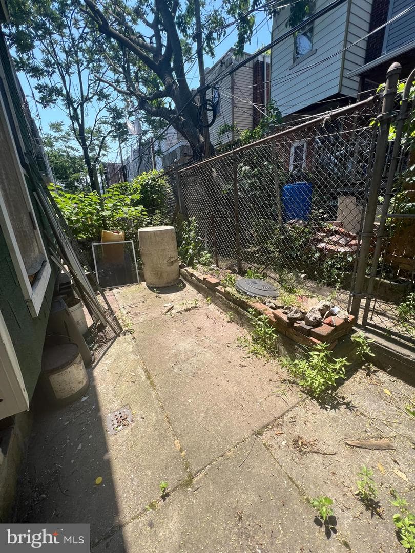 148 N Salford Street photo 16
