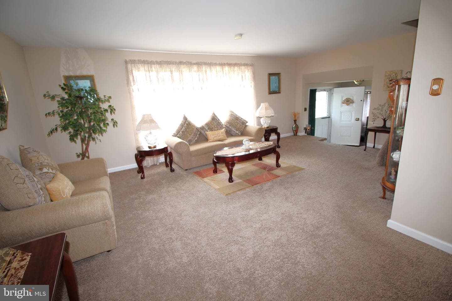 829 Densmore Road photo 12