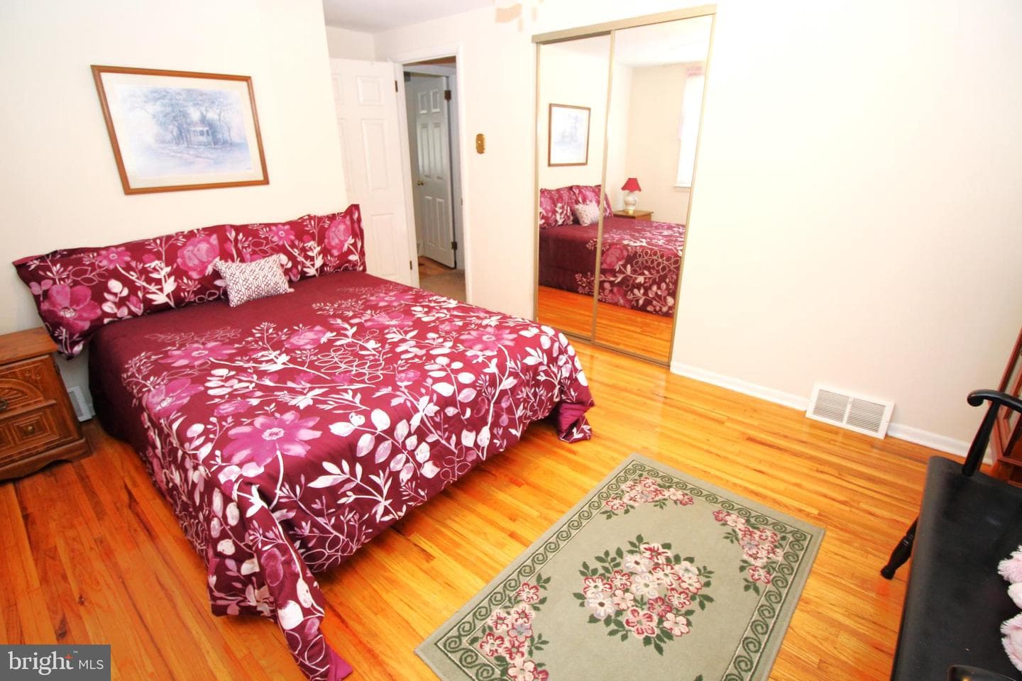 829 Densmore Road photo 21