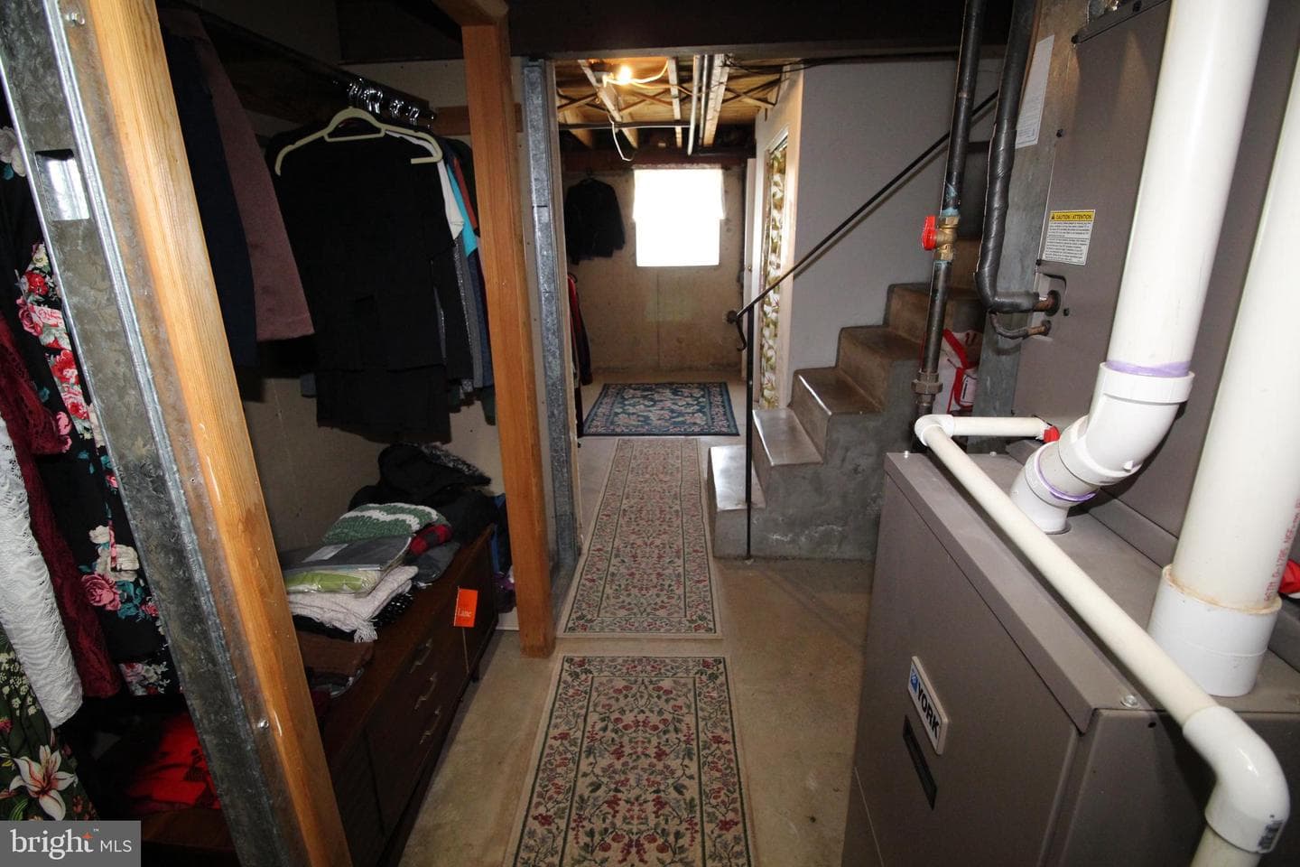 829 Densmore Road photo 35