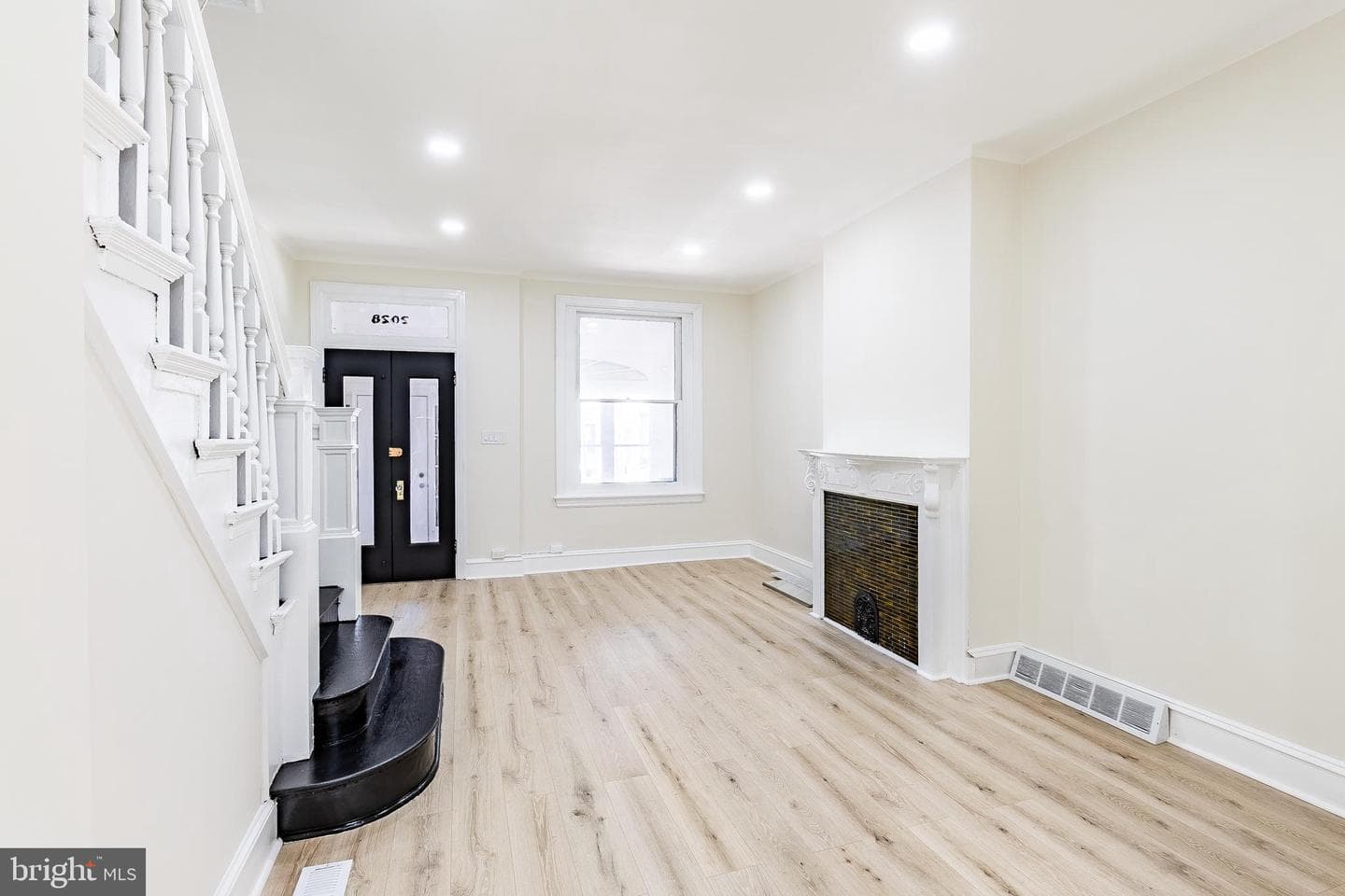 2028 W Venango Street photo 12