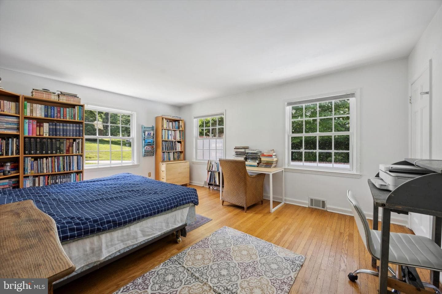215 Lynnebrook Lane photo 18
