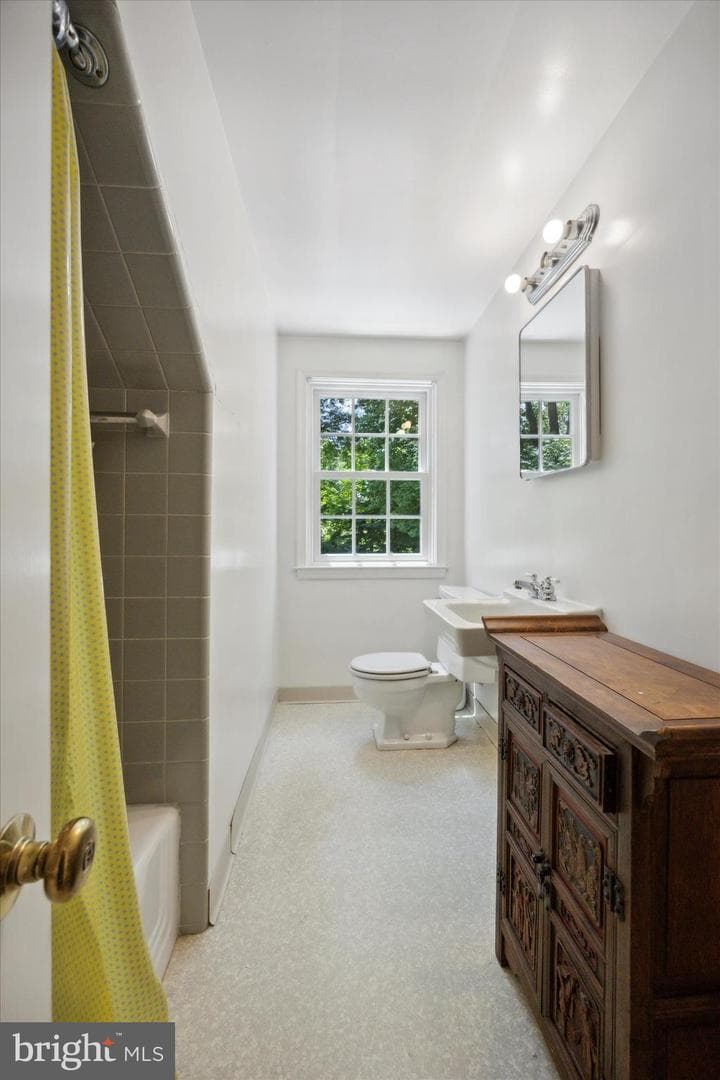 215 Lynnebrook Lane photo 29