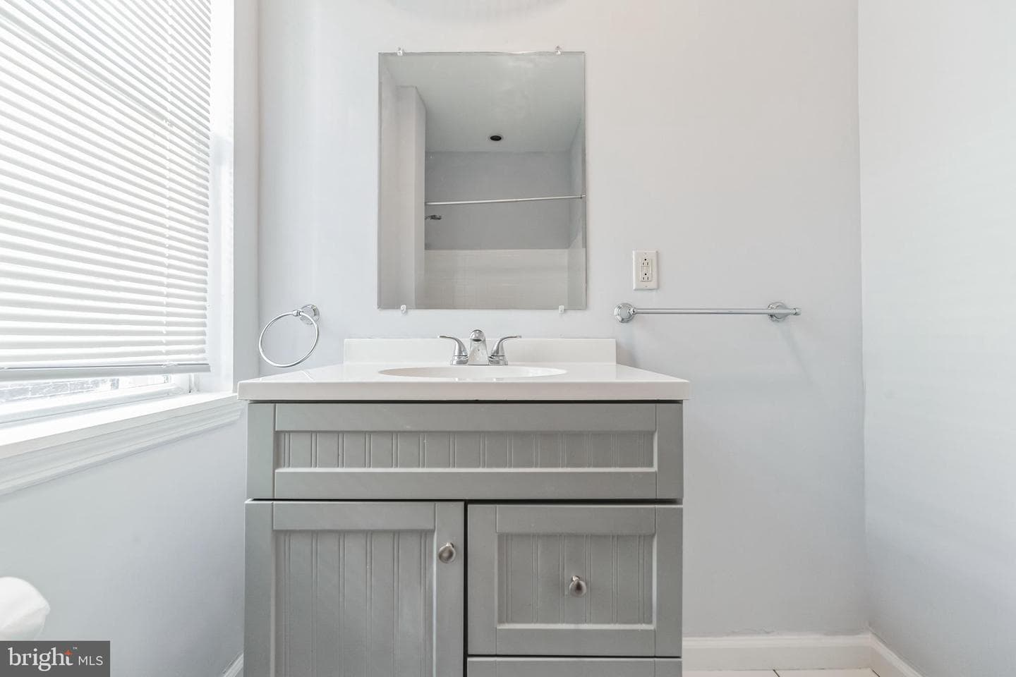 2509 E Oakdale Street photo 17