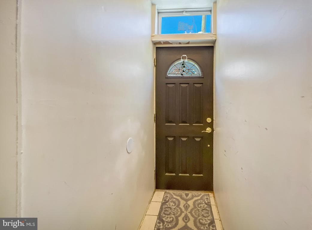 1345 E Eyre Street photo 6