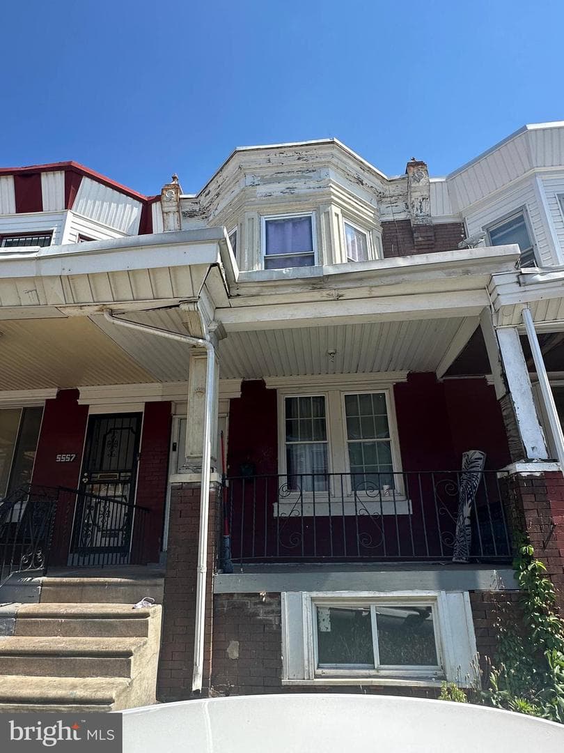 5555 Addison Street photo 1