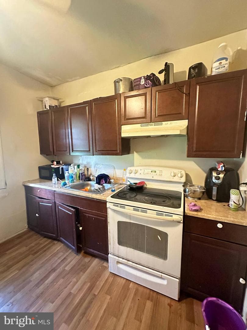 5555 Addison Street photo 8