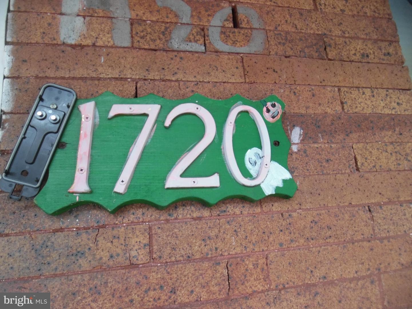1720 N Lindenwood Street photo 2