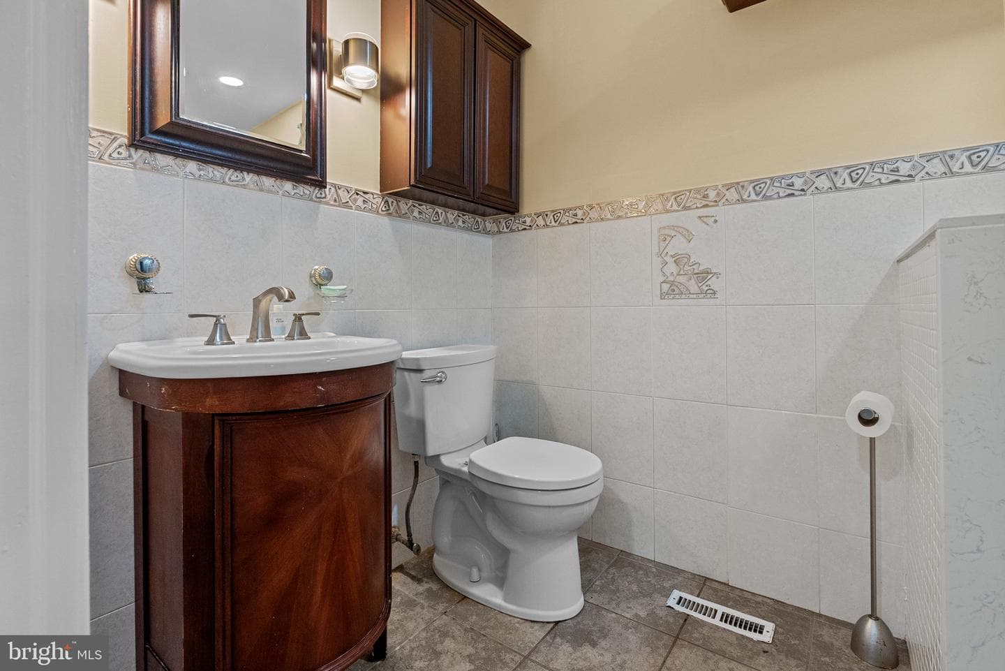 8029 Buist Avenue photo 11