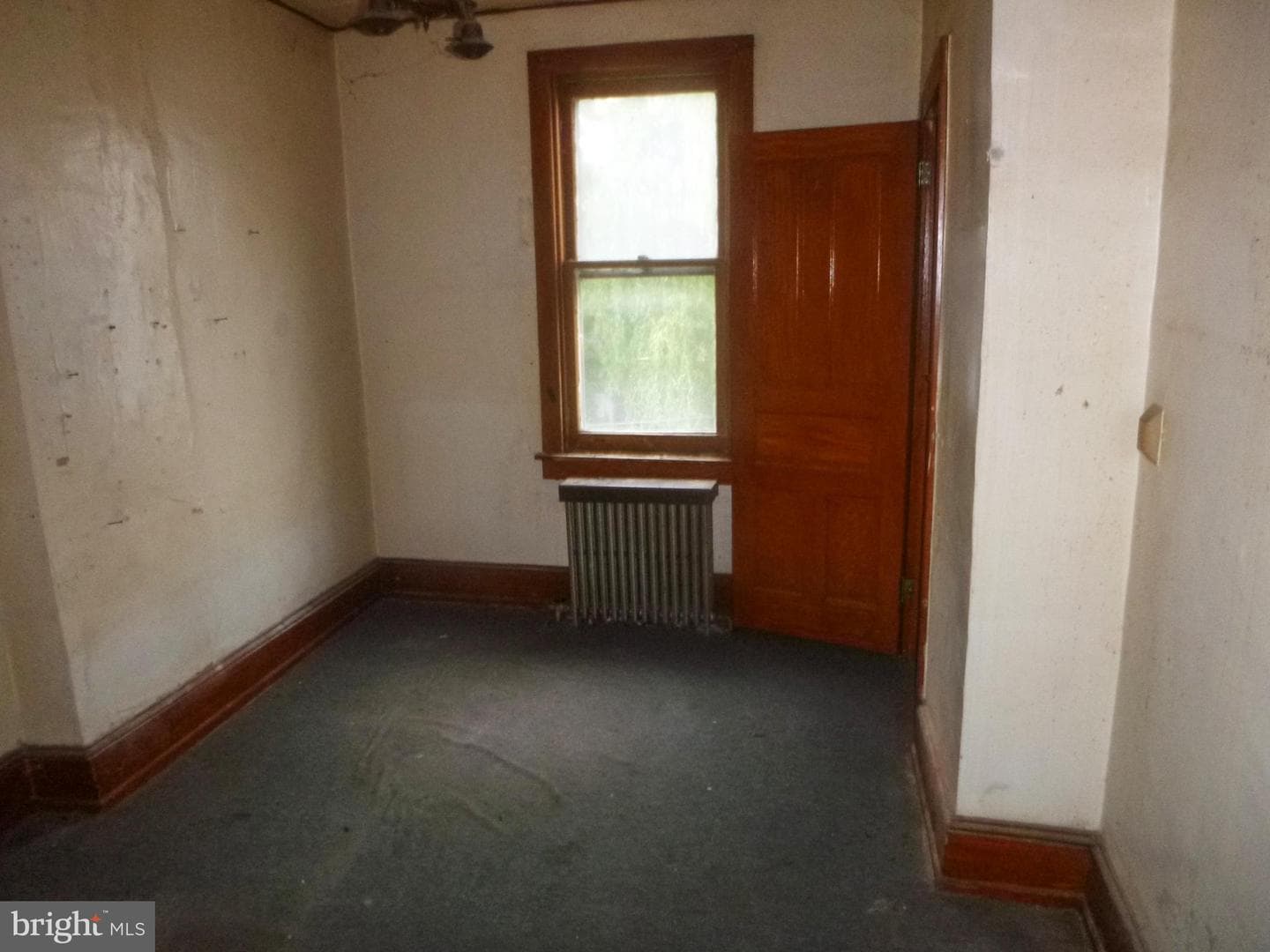 2070 Bridge Street photo 13