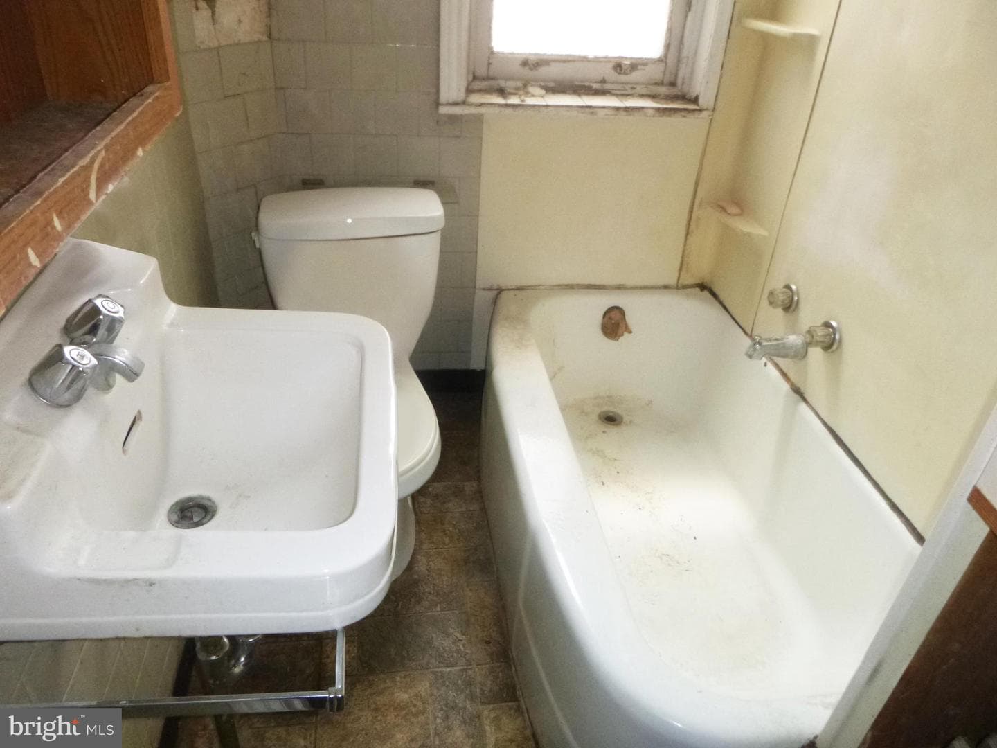 2070 Bridge Street photo 14