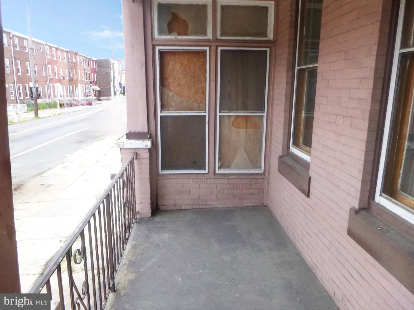 2070 Bridge Street photo 4