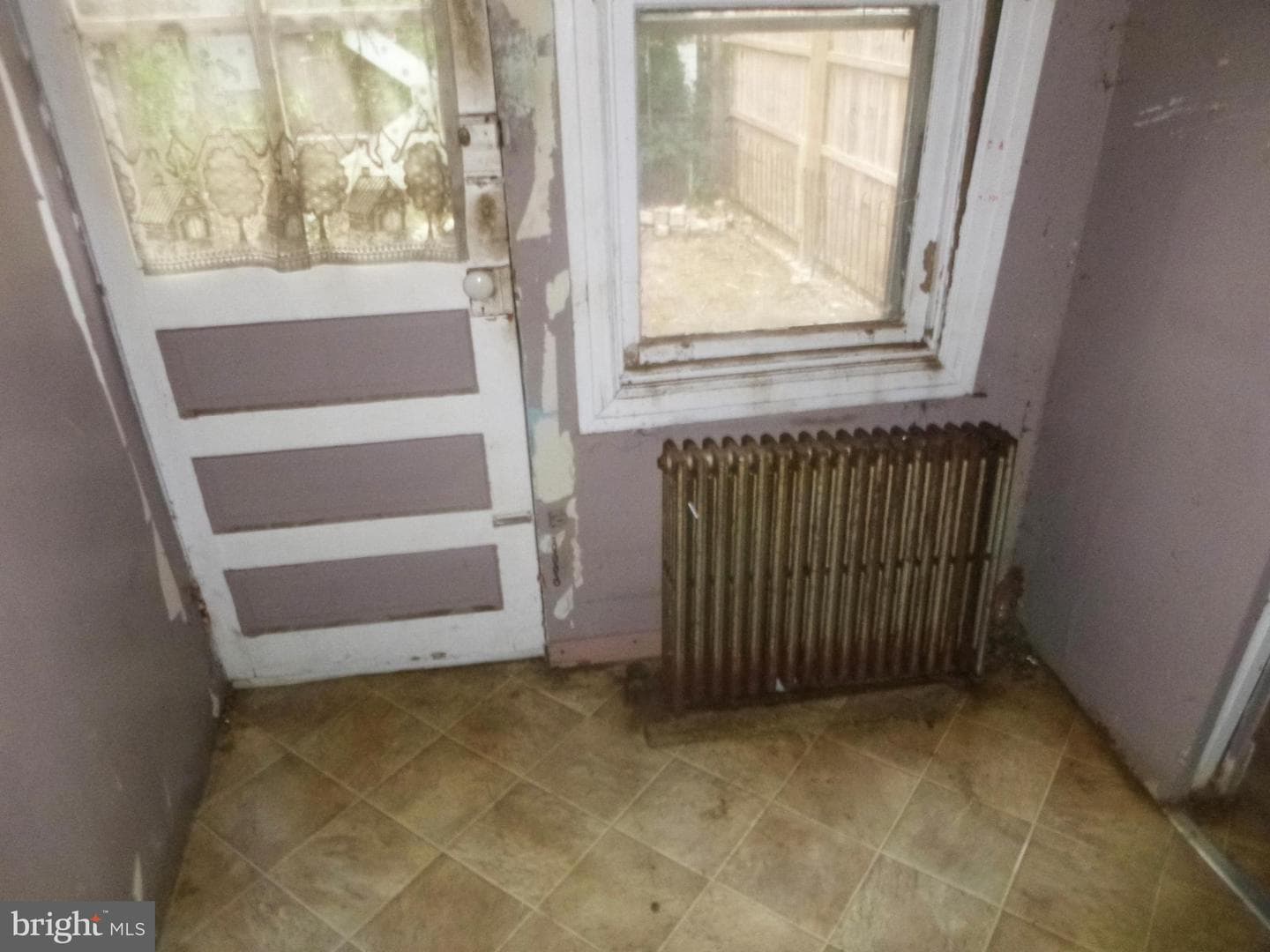 2070 Bridge Street photo 8