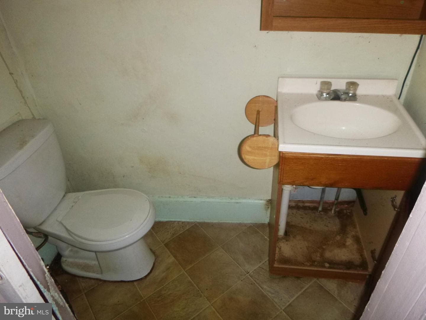 2070 Bridge Street photo 9