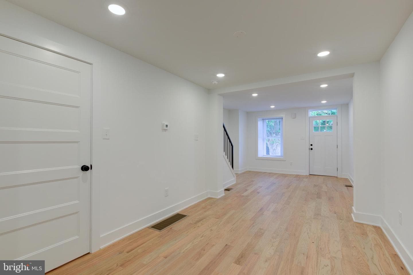 3686 Stanton Street photo 10