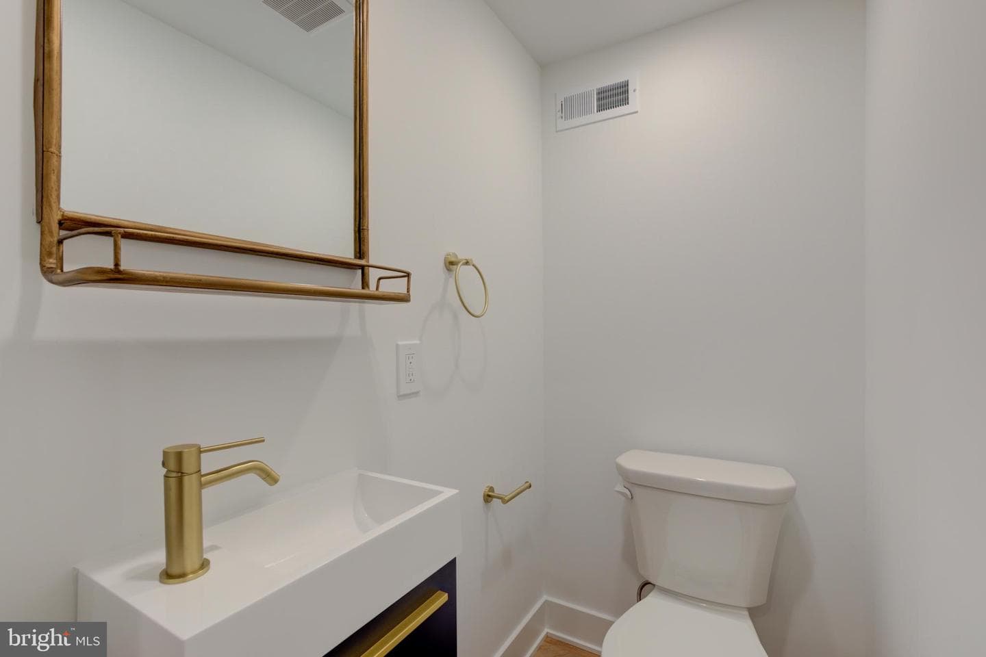 3686 Stanton Street photo 12